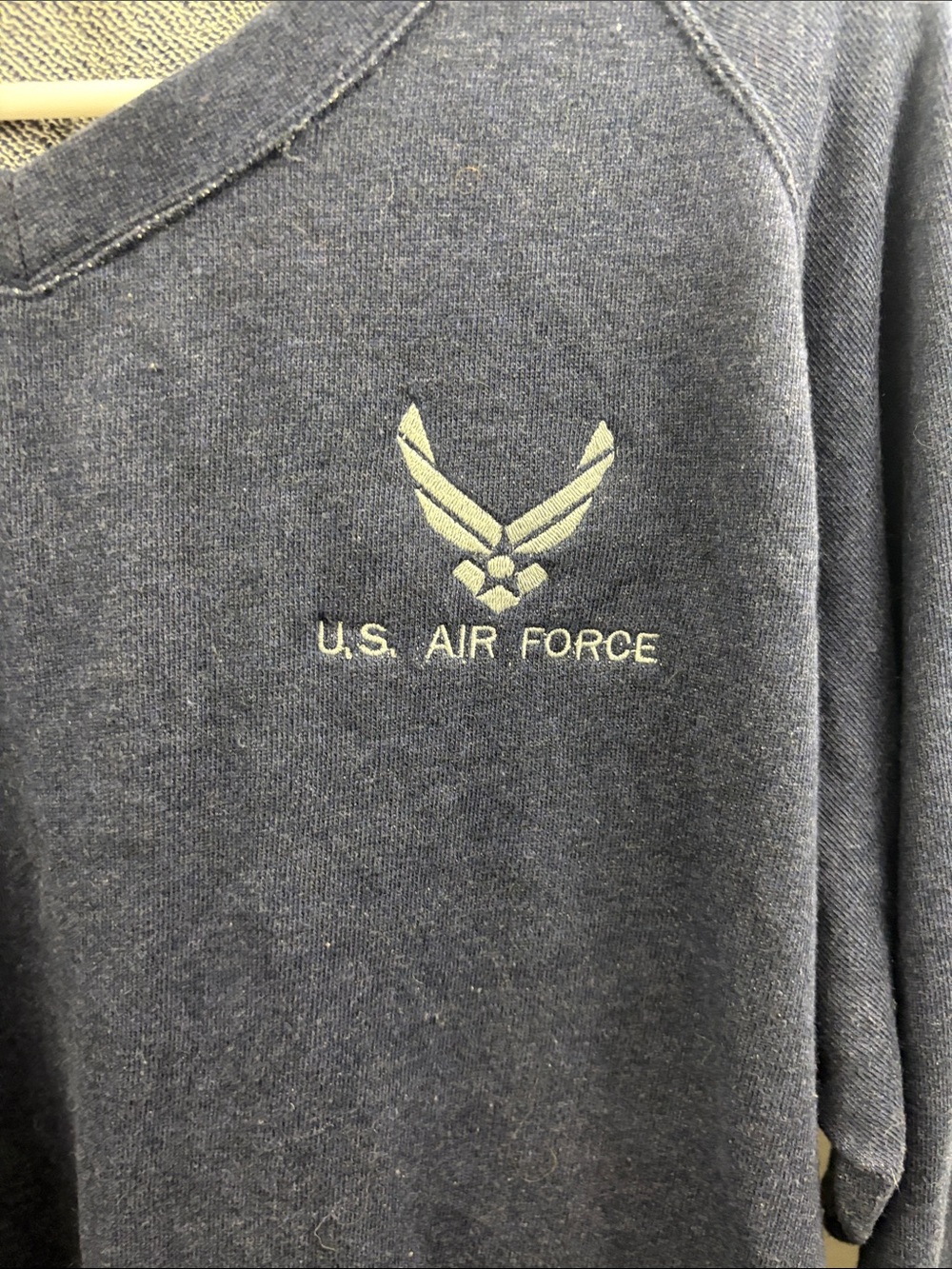 US Air Force Mens V Neck Sweater Size XL Military Navy Blue - Picture 3 of 7